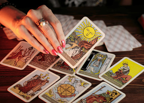 Tarot & Oracle Card Reading